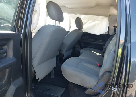 2017 Ram 2500 Tradesman 4X4 6'4 Box z USA, uszkodzony, nr VIN 3C6UR5CL2HG568310